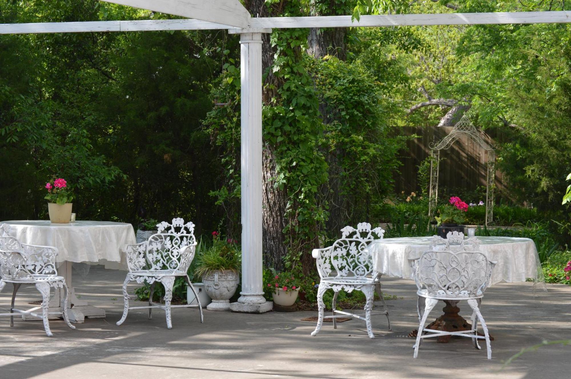 Carleton House Bed And Breakfast Bonham Bagian luar foto