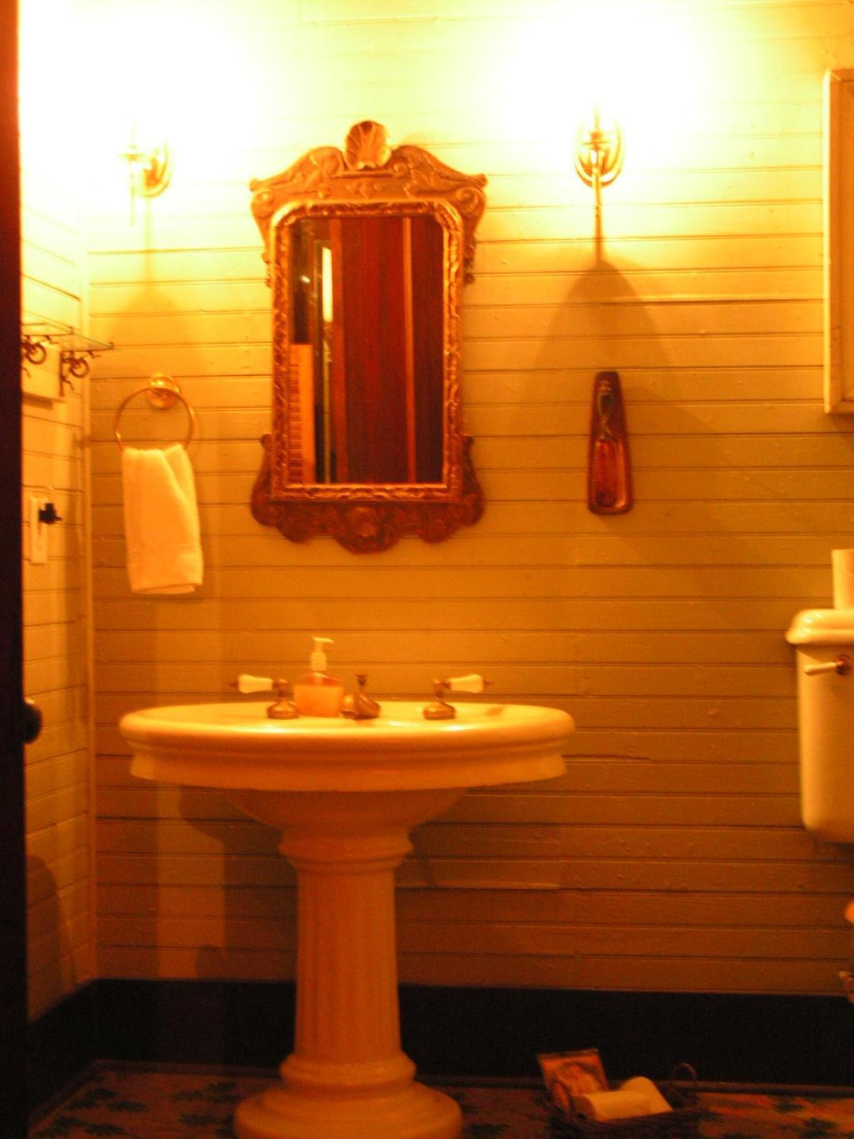 Carleton House Bed And Breakfast Bonham Bagian luar foto