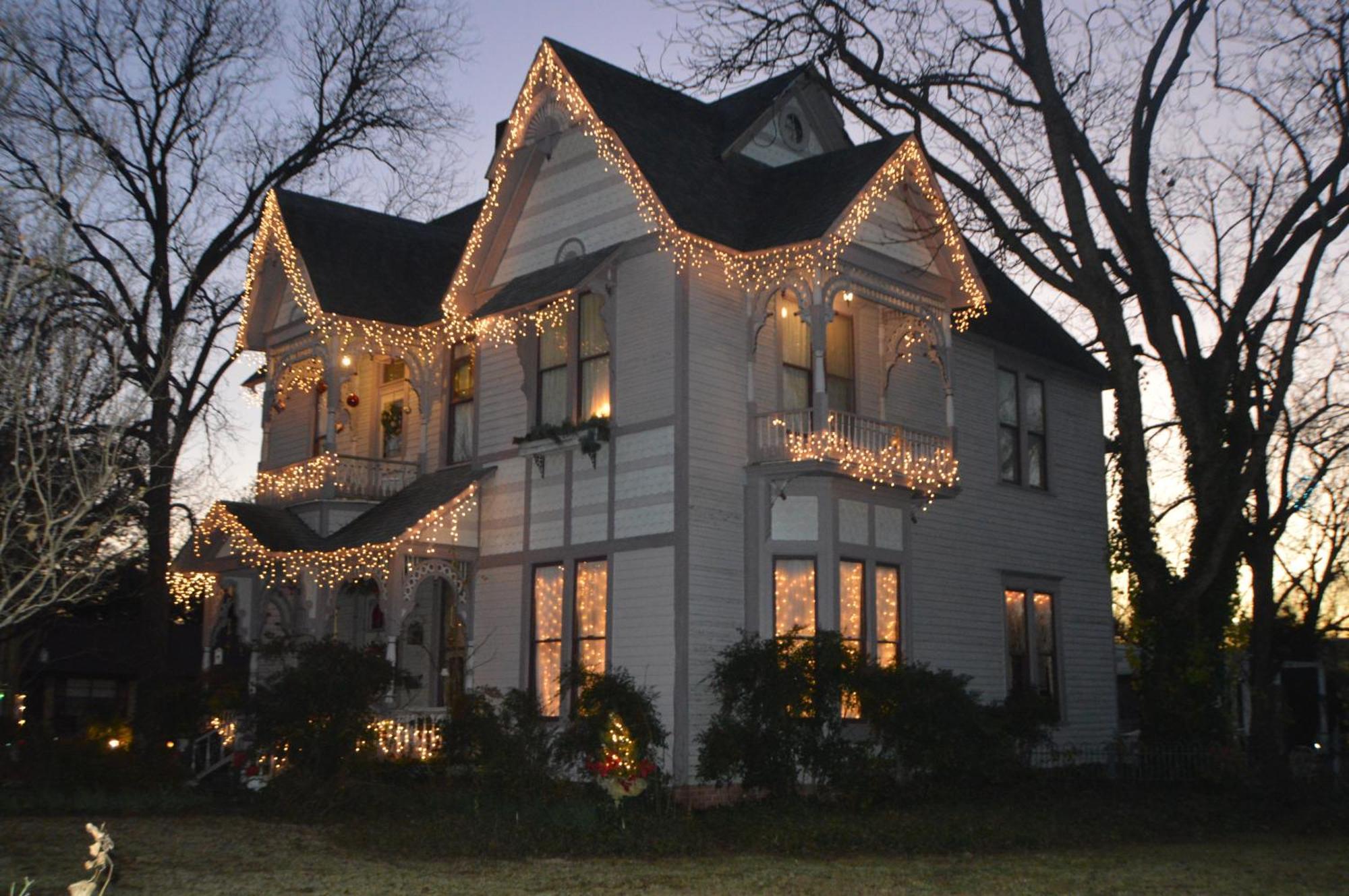 Carleton House Bed And Breakfast Bonham Bagian luar foto