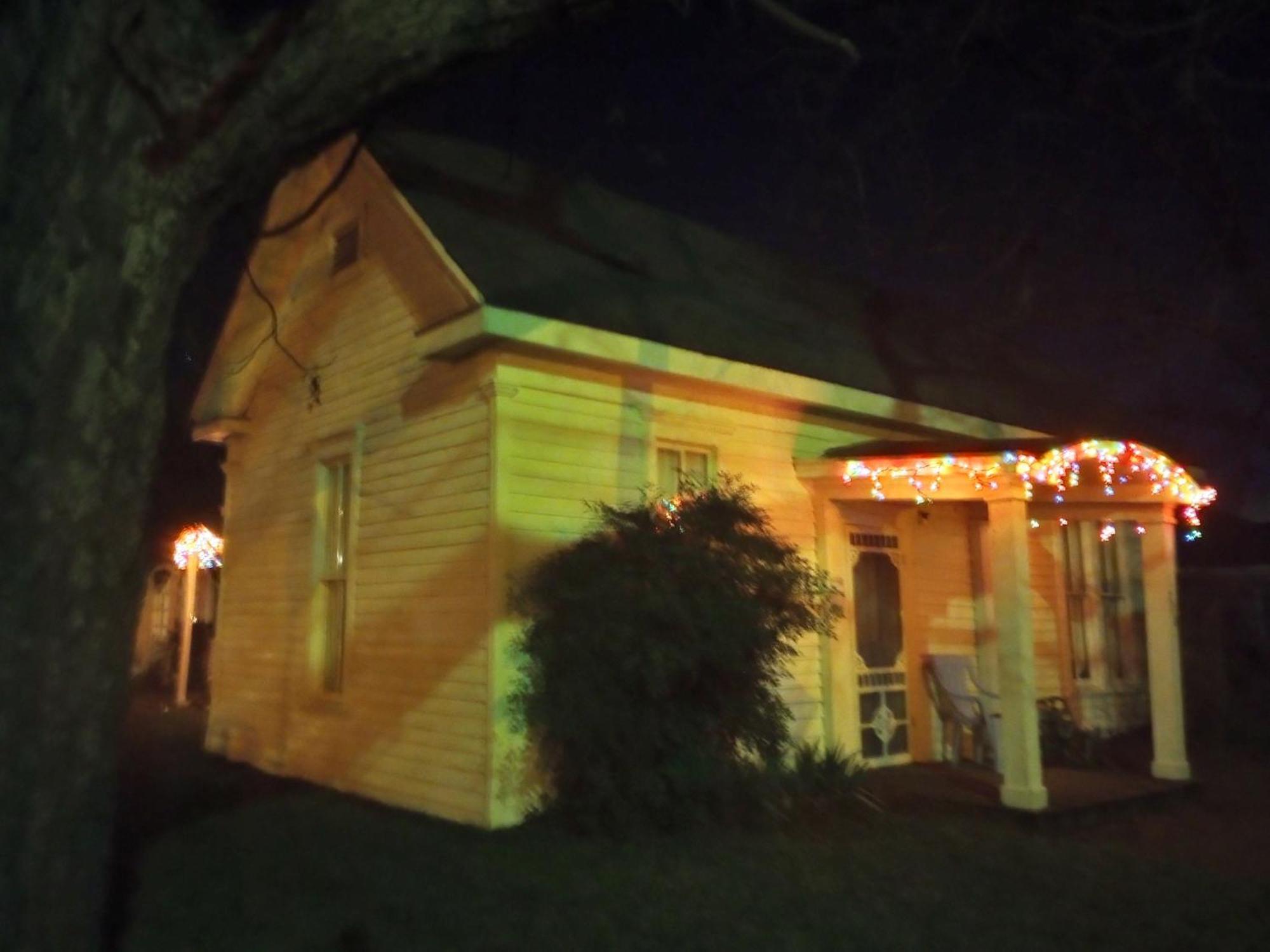 Carleton House Bed And Breakfast Bonham Bagian luar foto