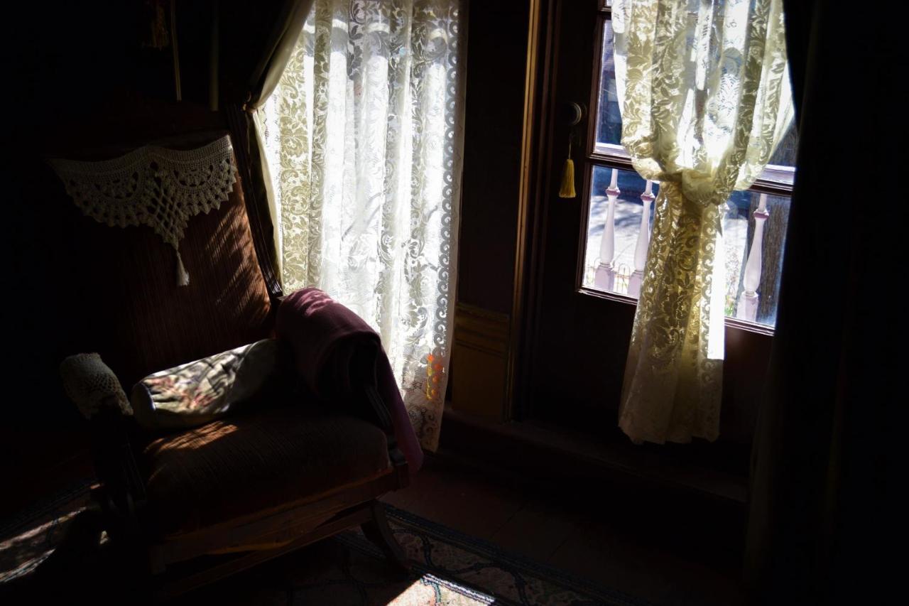 Carleton House Bed And Breakfast Bonham Bagian luar foto